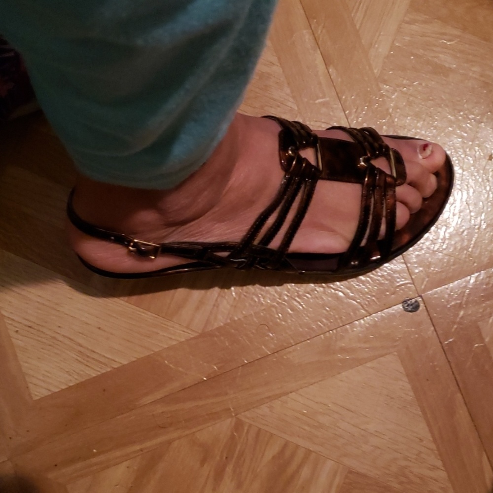 Shoes - Picture 5 of 7